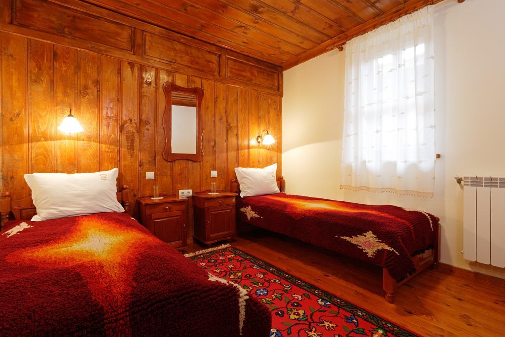 Yovina House Zseravna Szoba fotó