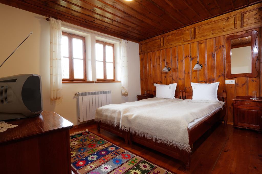Yovina House Zseravna Szoba fotó